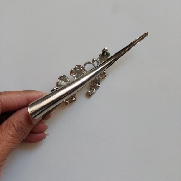 Lovely Floral Enamel 5" Hair Clip - Picture 4 of 8